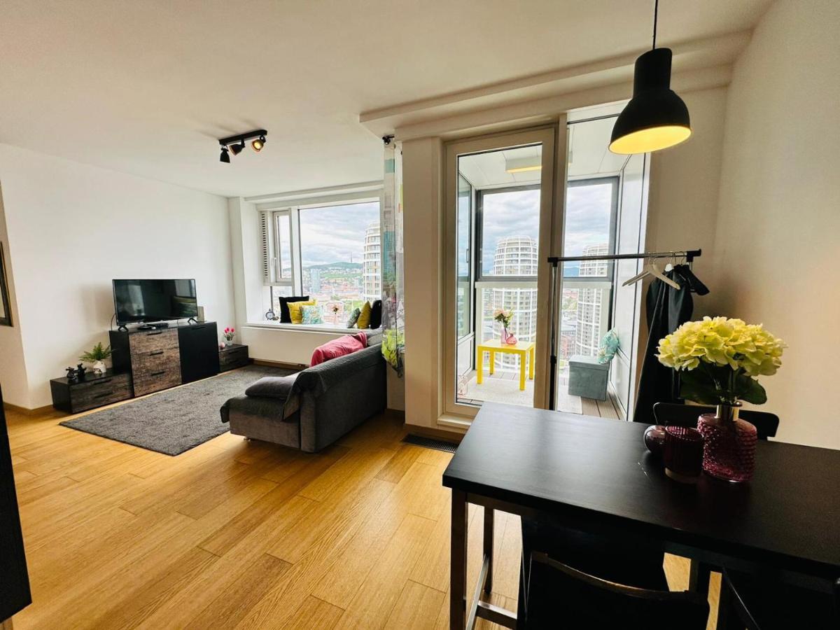Apartments In Panorama City On 25Th Floor - Amazing View Close To Old Town 布拉迪斯拉发 外观 照片